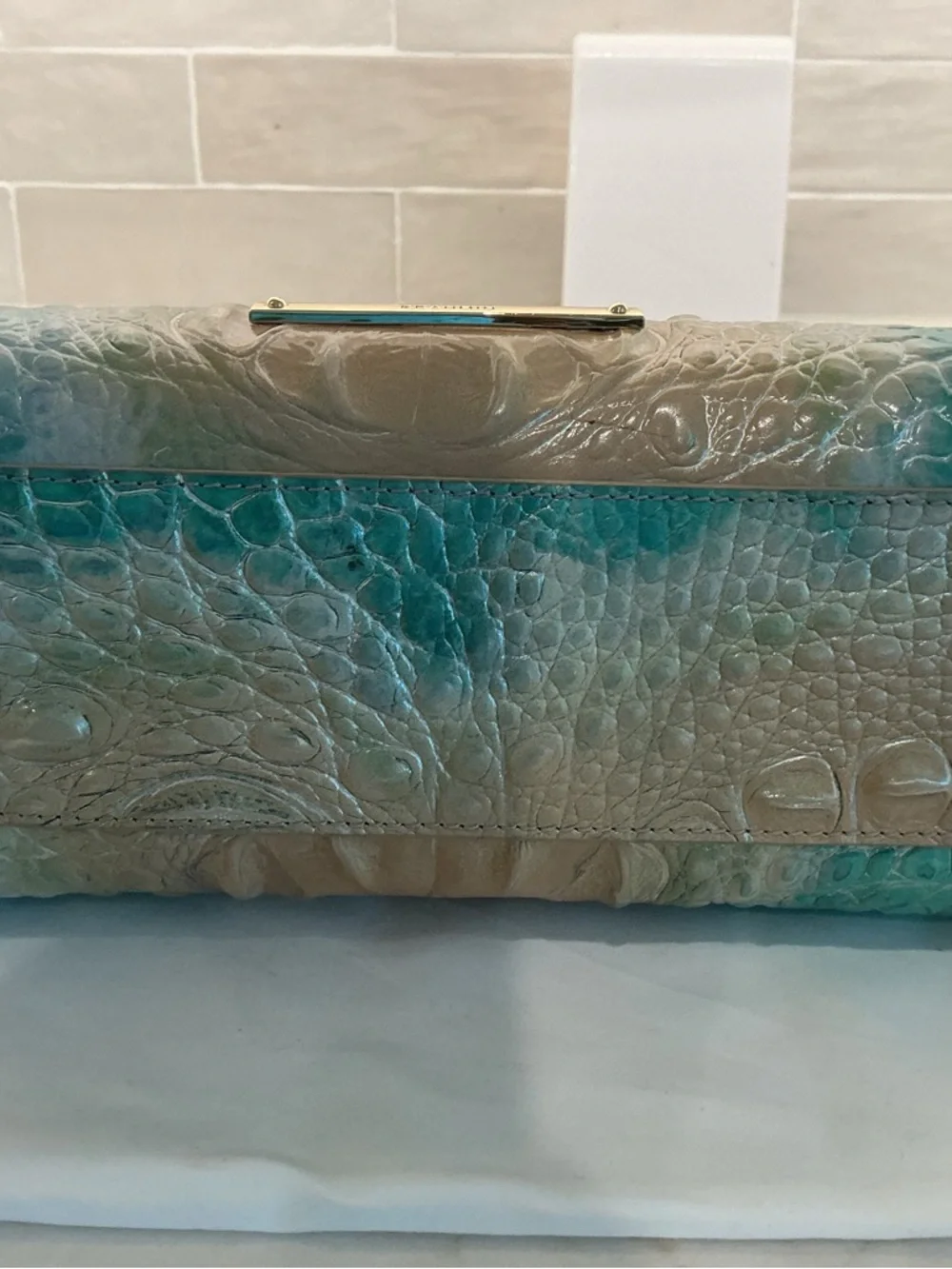 Brahmin Carrie Crossbody & Matching Ady Wallet in Ocean Ombre - EUC - Picture 4 of 11